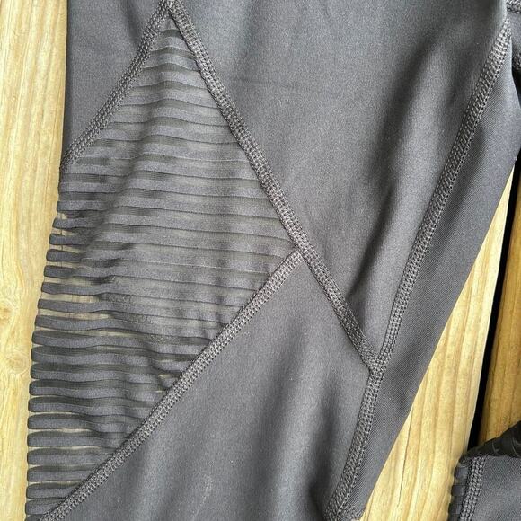 90 Degree by Reflex capri, leggings, black, women's size M - Picture 3 of 8